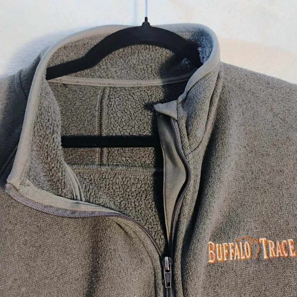 Buffalo Trace Distillery Bourbon Whiskey Full Zip Gray Fleece Jacket Mens L